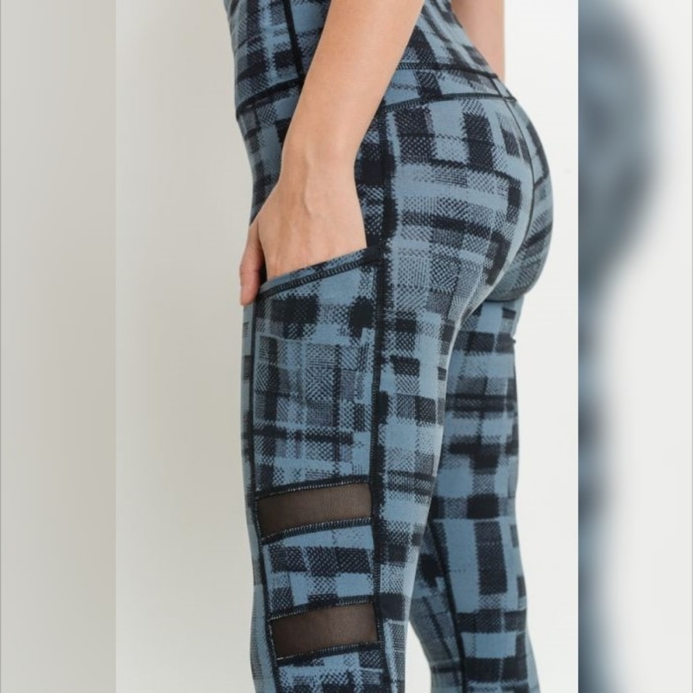 Highwaist Mesh & Dotted Plaid Pockets Full Legging - Picture 3 of 6